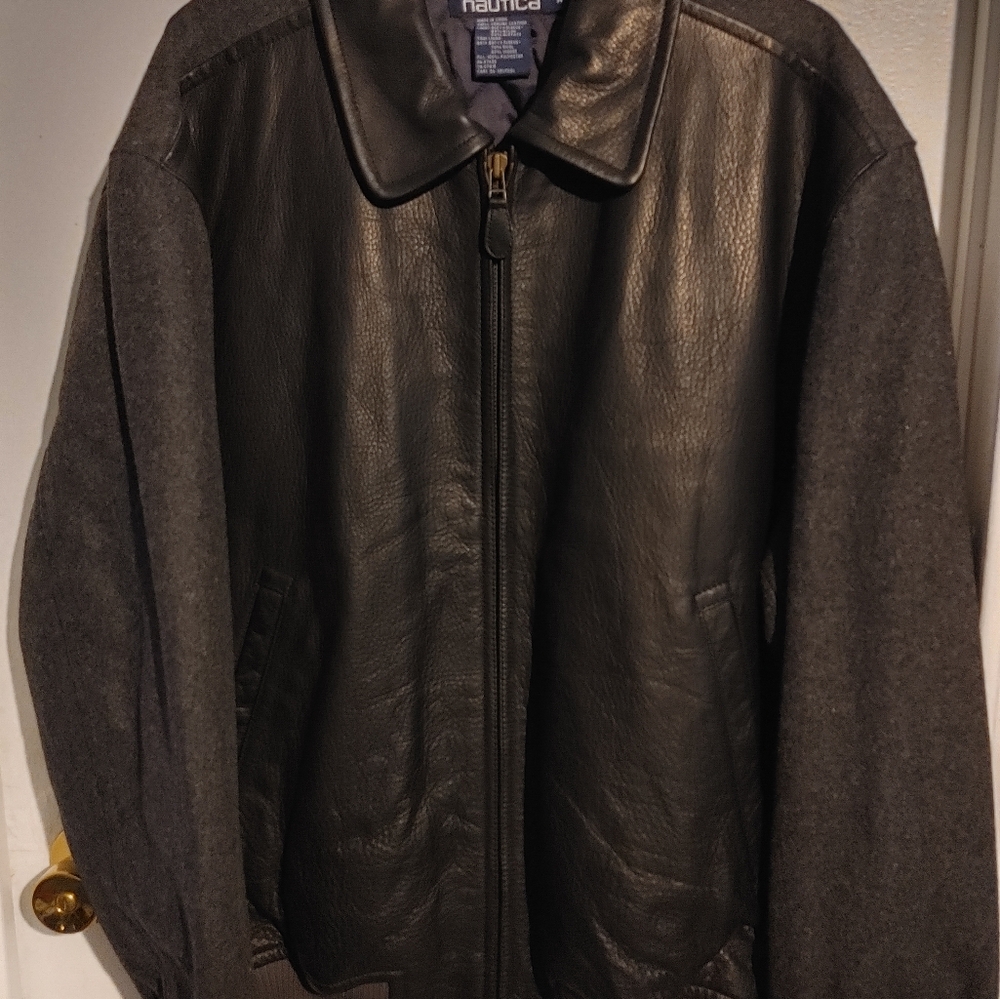 NWOT! NAUTICA GENUINE LEATHER AND WOOL SLEEVE JACKET. MENS MEDIUM